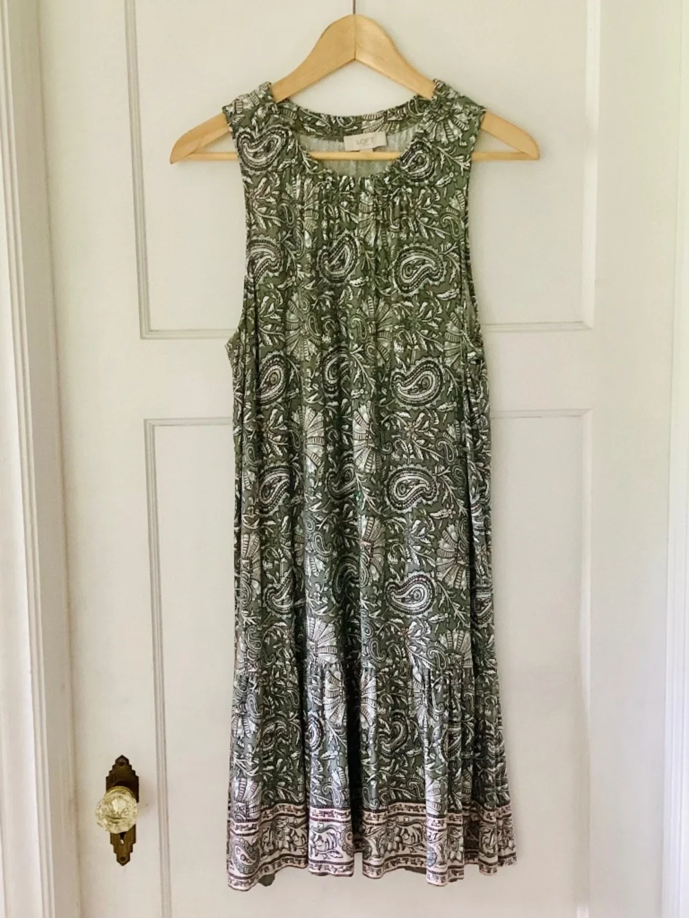 Loft Sleeveless Tiered Dress Size S Green Paisley Medallion Knit Relaxed Summer